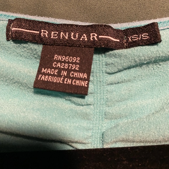 Flattering Ruched Top Tank - Picture 4 of 4